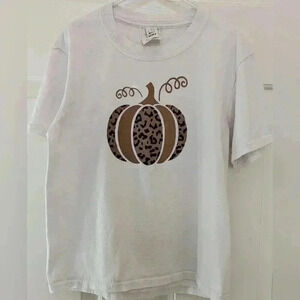Kids Fall pumpkin design size small short sleeve t shirt. 3/$15